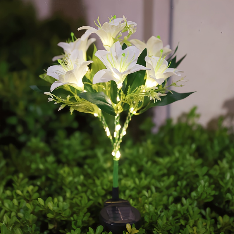 Luce a forma di fiore di giglio a 7 teste ad energia solare con…