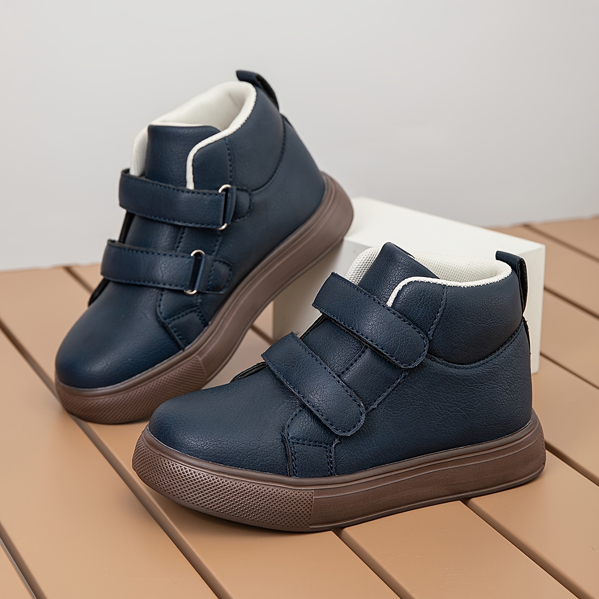 Sneakers Mid-Top con Doppia Chiusura a Strappo - Tomaia…