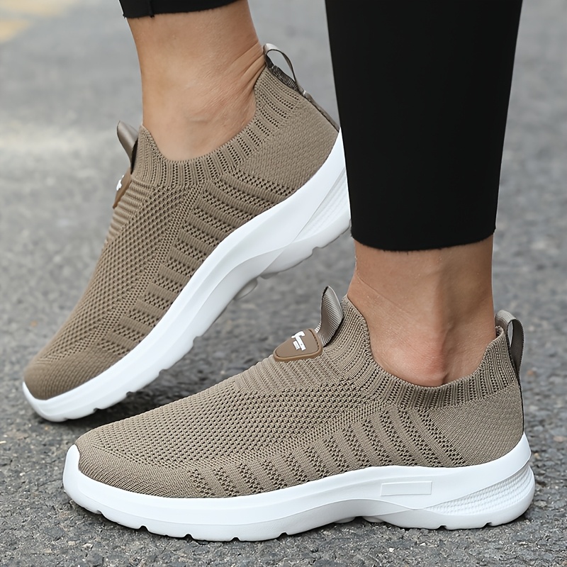 Scarpe sportive casual da uomo, eleganti e ampie, con mesh…