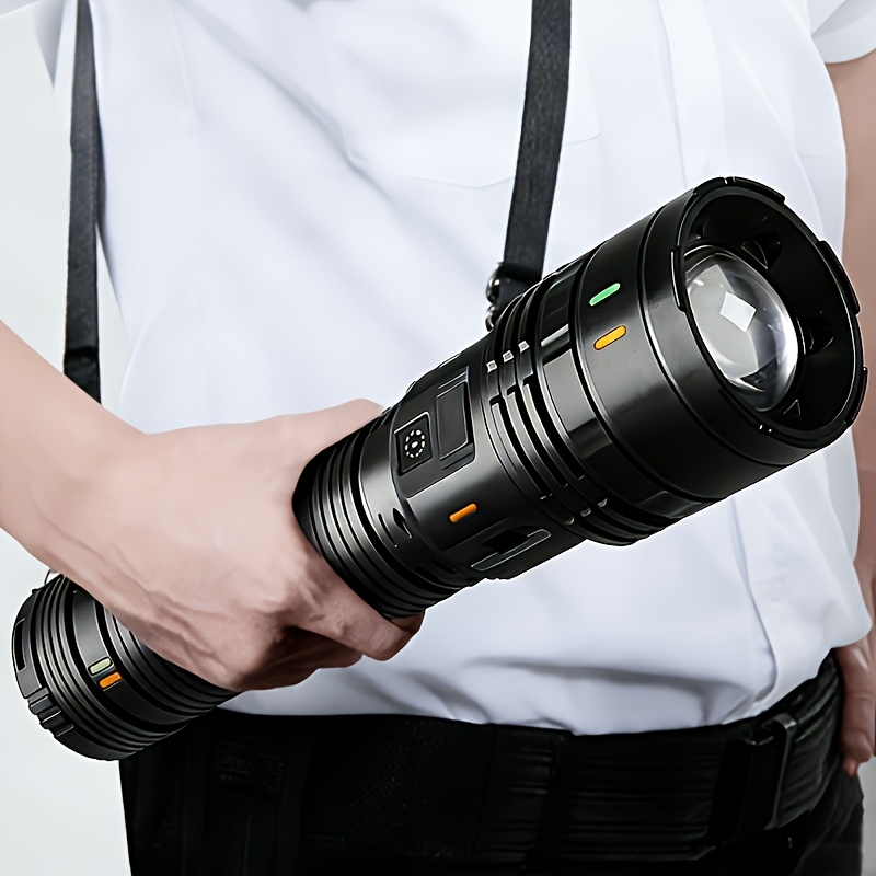 Torcia portatile ultra luminosa con display LED, ricarica USB…